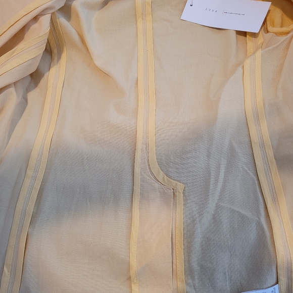 Lush Blazer - Picture 6 of 11